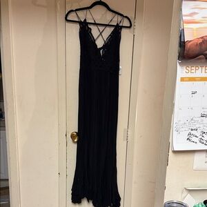 Chic Black Maxi Dress with Lace Detail